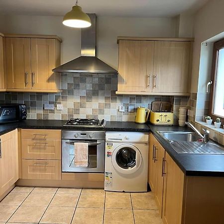 Lovely 2 Bedroom Family Apartment In Newcastle Newcastle  Dış mekan fotoğraf